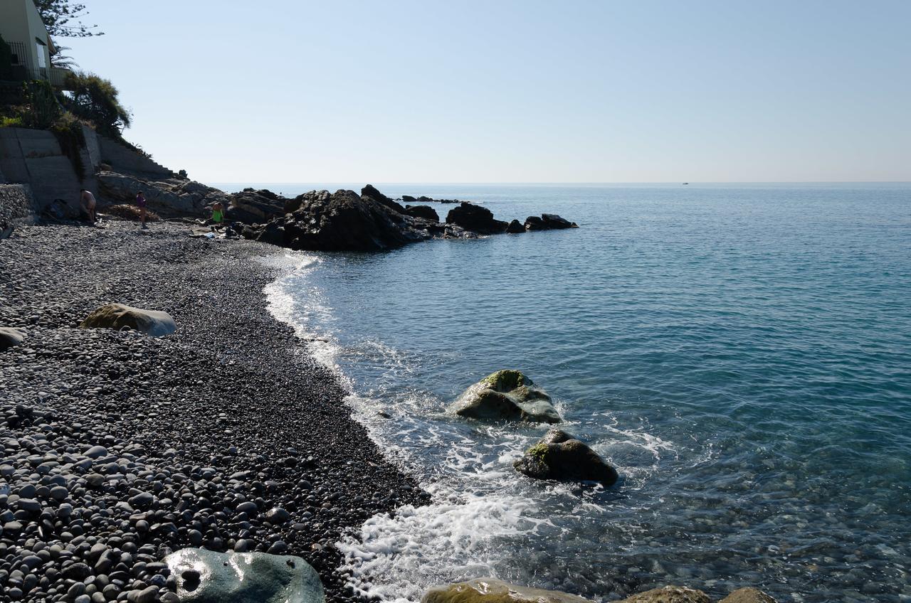 Seaside Holiday Apartment - Unique Location Cipressa Экстерьер фото