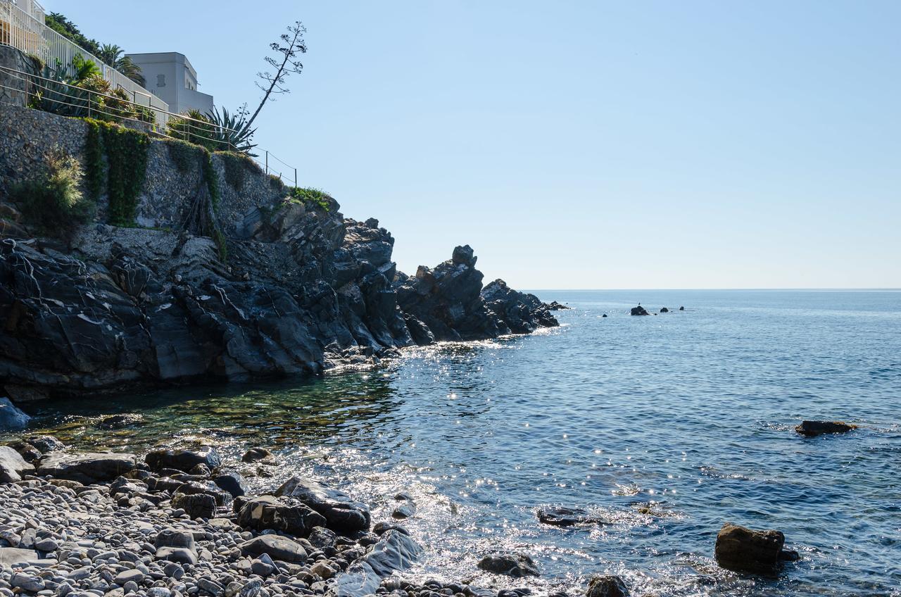 Seaside Holiday Apartment - Unique Location Cipressa Экстерьер фото